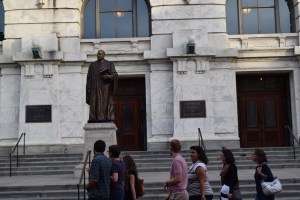 Walking tour of the quarter 